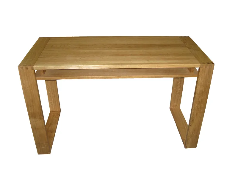 Oak desks are, above all, a timeless classic that will never go out of fashion
