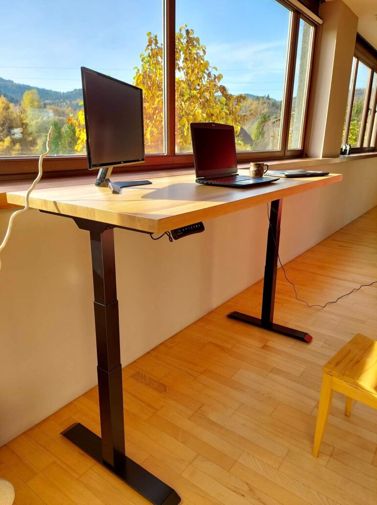 Desks are often placed in small niches